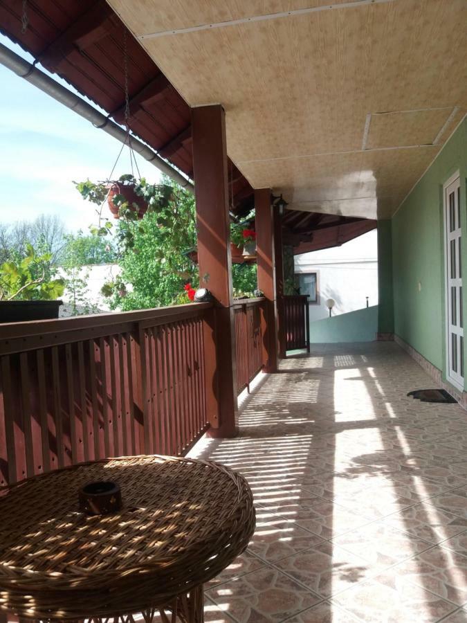 Apartamento Casa In Bucovina Gura Humorului Exterior foto